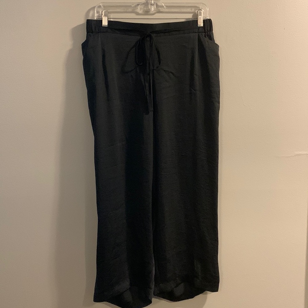 Lane Bryant size 22 Cropped Satin-Like Wide-Leg Pants